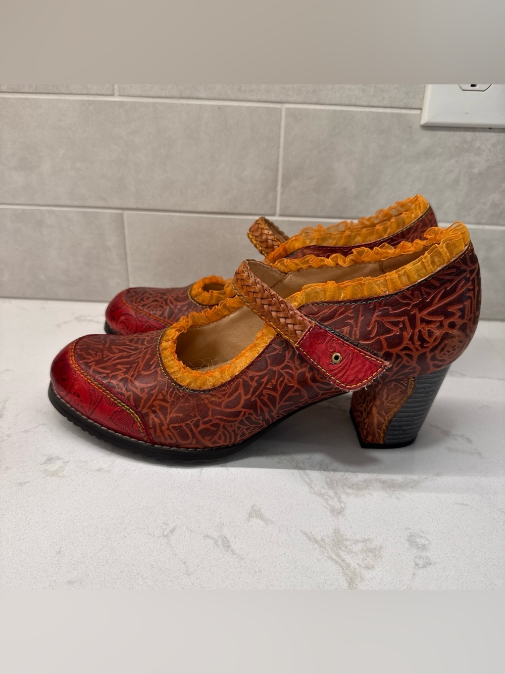 Socofy Women’s Red-Brown Mary Jane block Heels with Orange Trim Sz 42 10.5/11